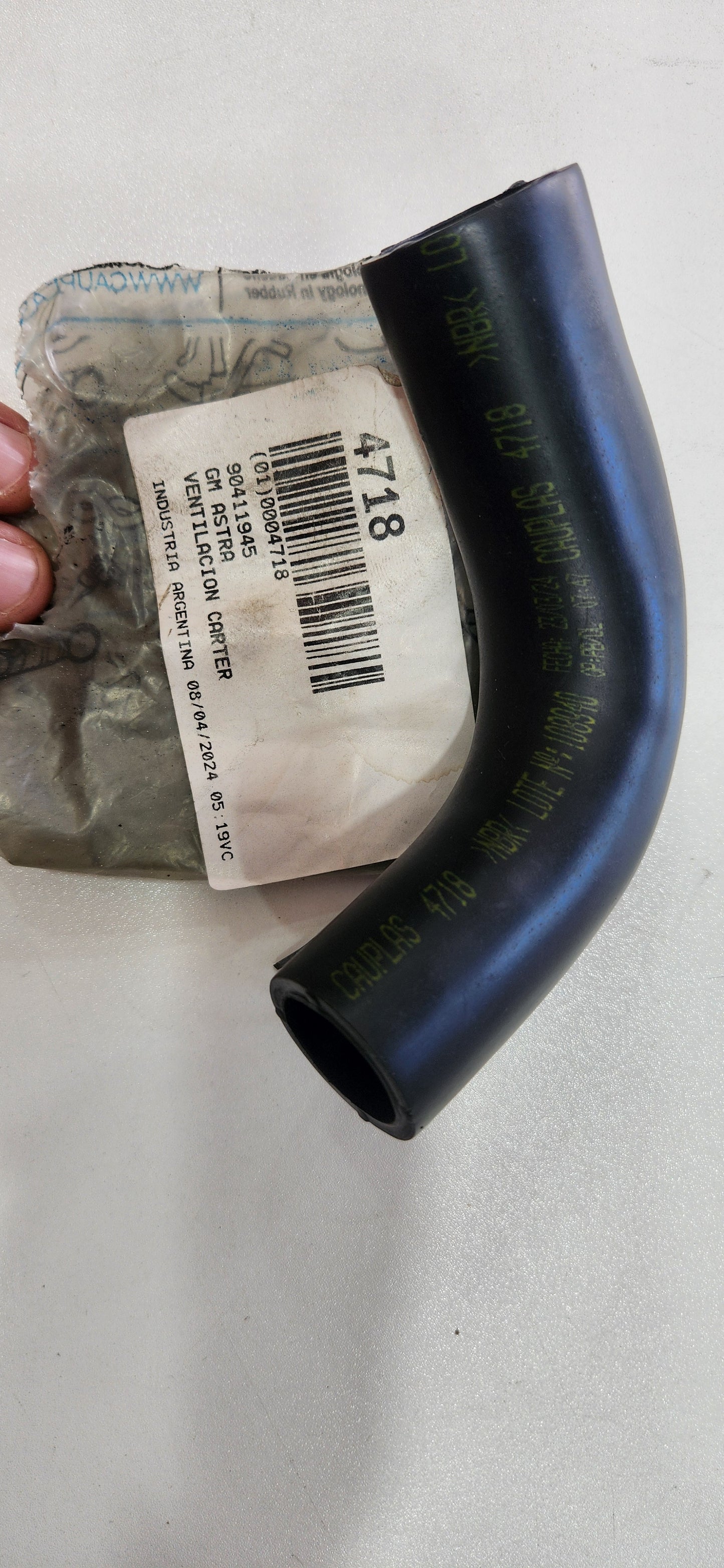 MANGUERA DESFOGUE GASES CHEVROLET OPTRA / AVEO / CIELO CODO 90 NBR (TX0416;MGM058R / MGC008R)