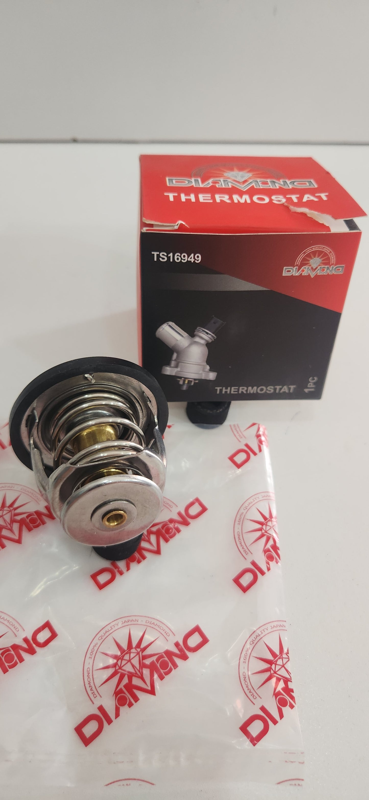 90916-03046 VÁLVULA TERMOSTATO PARA REFRIGERANTE DIAMOND TOYOTA COROLLA 87 - 98 (WV48B - 82C) Araya / Avila / Sky / Baby / Camry / Starlet