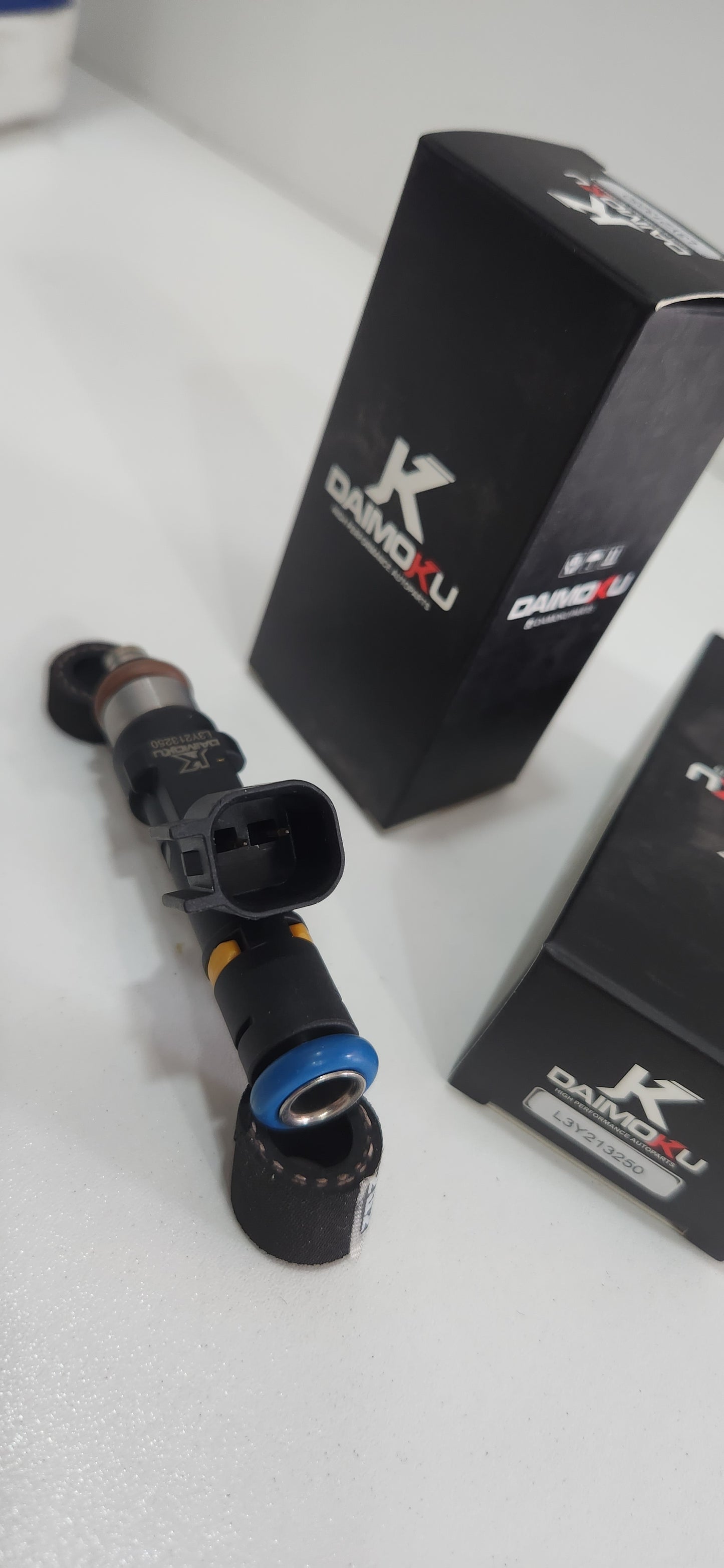 L3Y213250 INYECTOR PARA COMBUSTIBLE GASOLINA DAIMOKU MAZDA 6 MOTOR 2.3