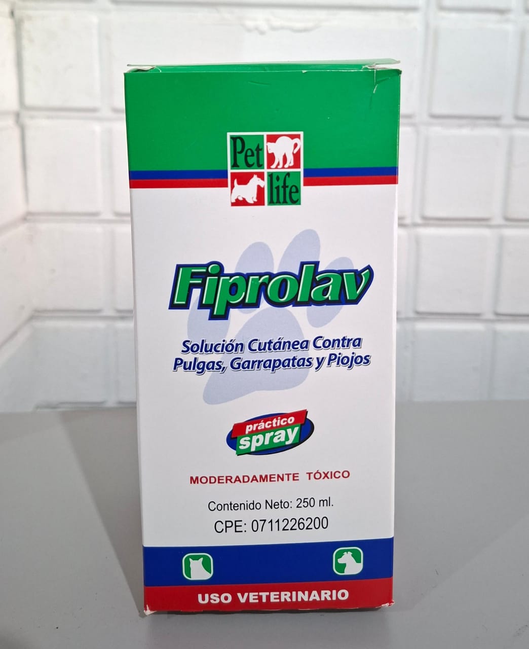 Spray Fiprolav Contra Pulgas y Garrapatas Cont 250 ml