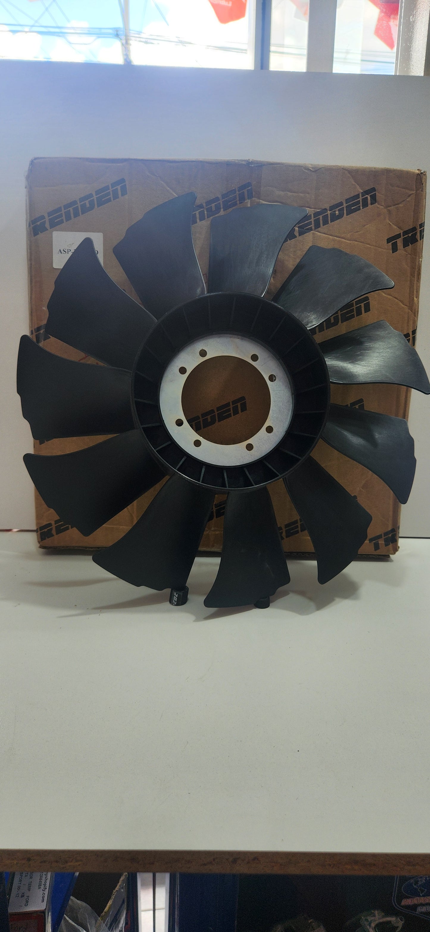 ASP2647 ASPA DE REFRIGERACIÓN MOTOR IVECO TURBO DAILY 5912 - 6012 28.L  / 11 PALETAS / 70C16 504024647