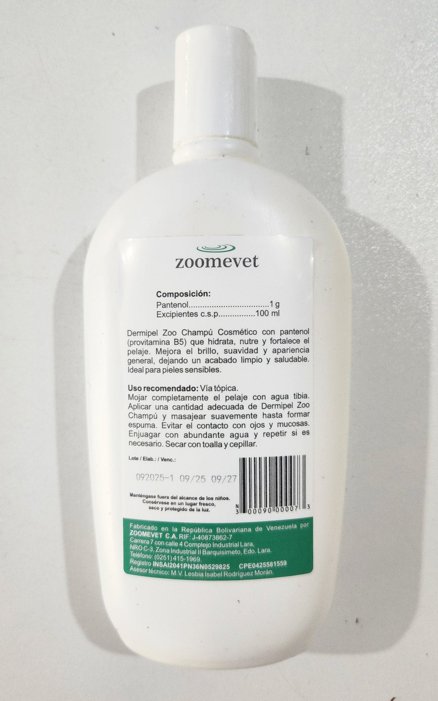 Dermipel Zoo Champu Cosmetico con Pantenol para Caninos y Felinos Cont 400 ml