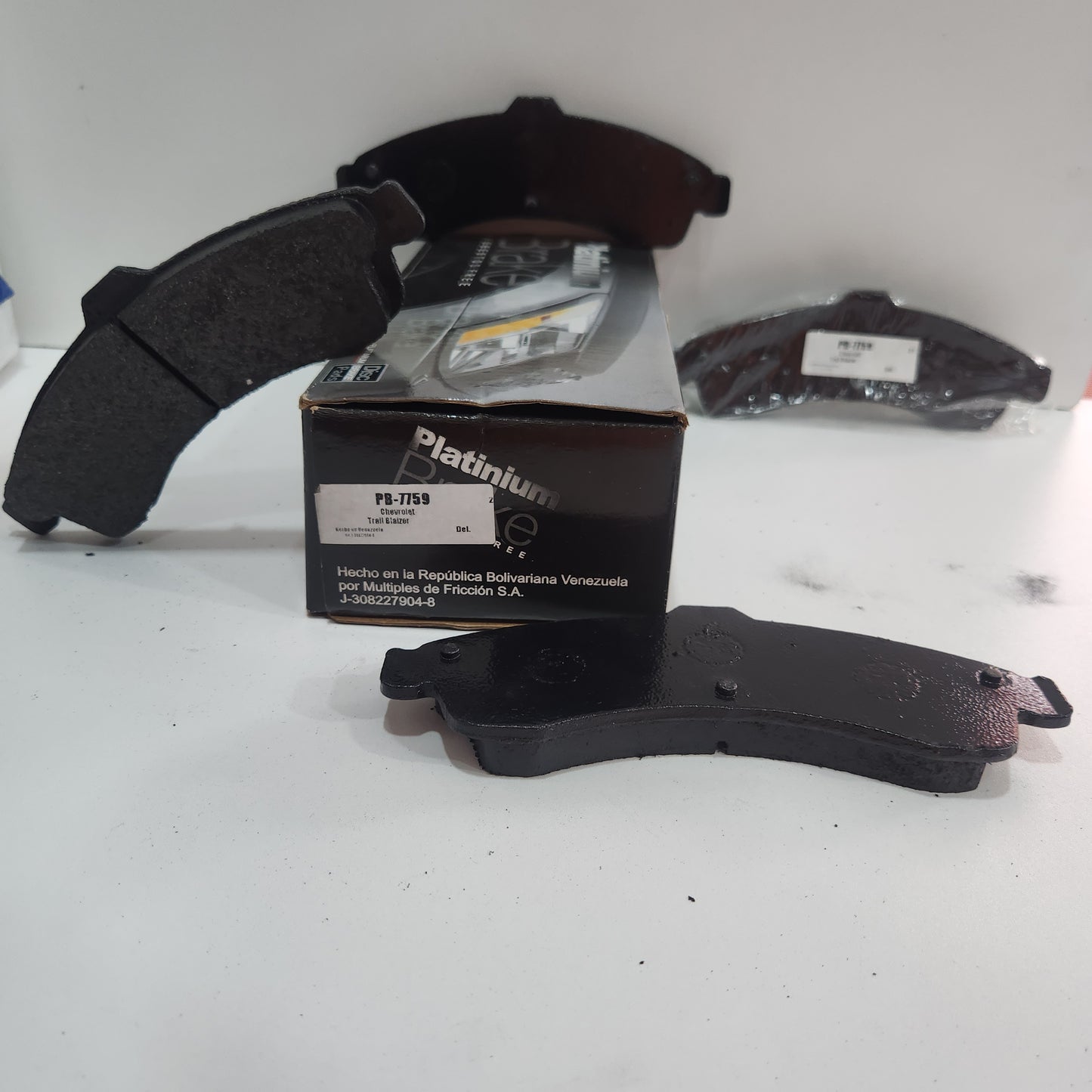 PB-7759 PASTILLA DE FRENO SEMI METALICA DELANTERA PLATINIUM BRAKE BRAKE TRAIL BLAZER 04-07