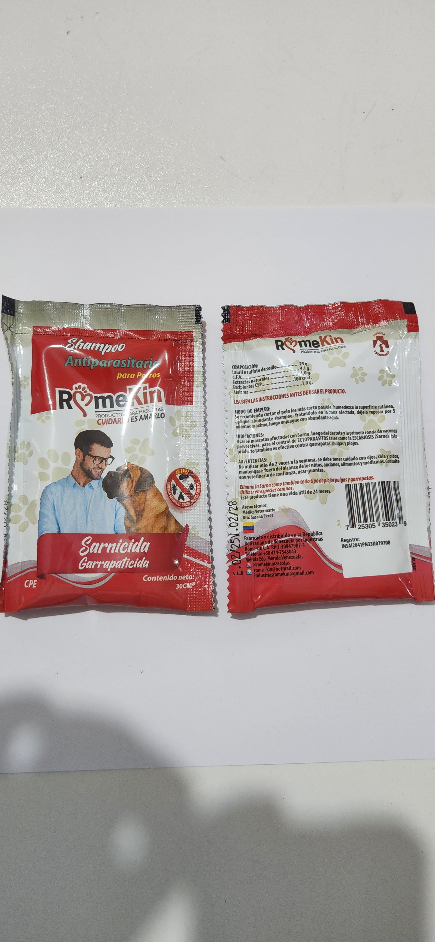 SHAMPOO ANTIPARASITARIO PARA PERRO ROMEKIIN SANRNICIDA Y GARRAPATICIDA. CONT 30 CMˆ3.