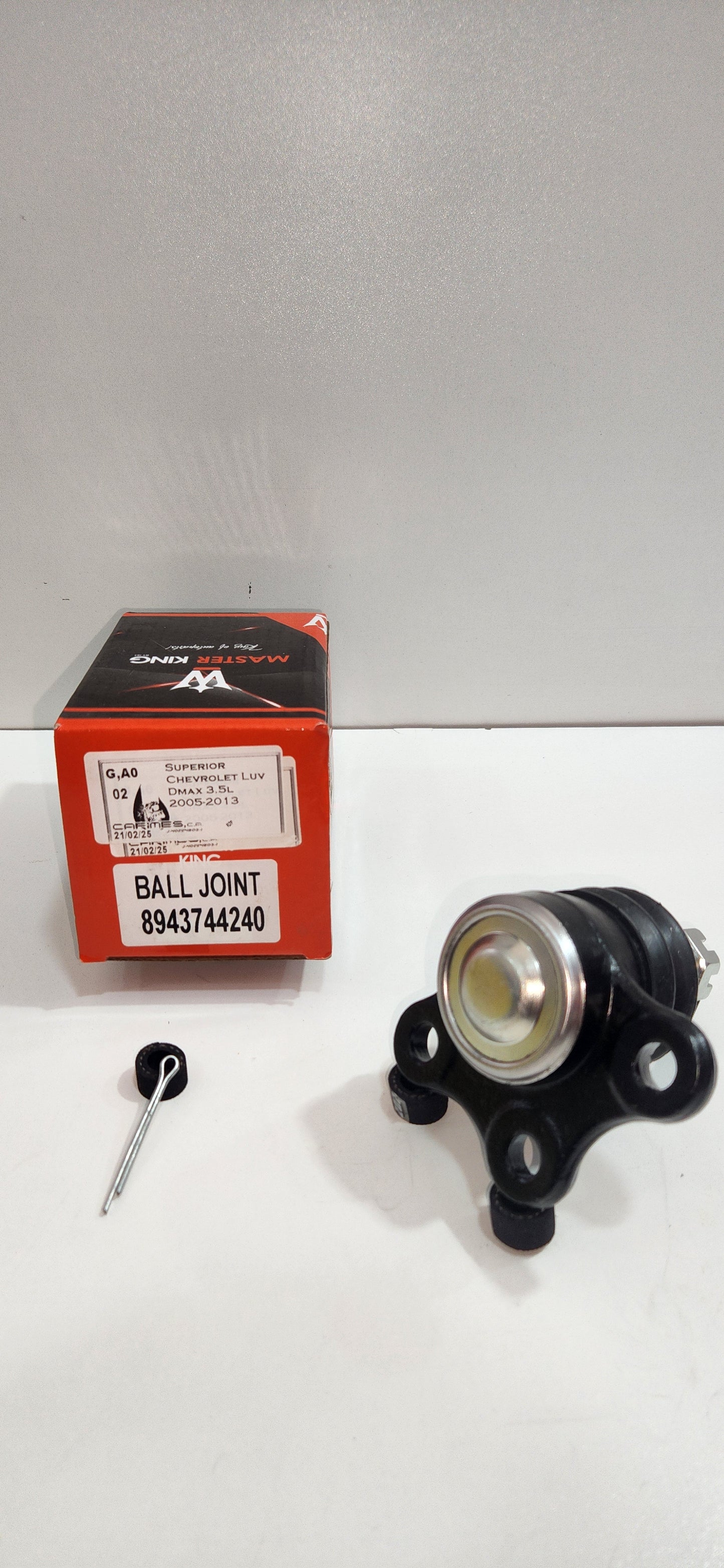 8943744240. MUÑON SUPERIOR LUC DMAX MOTOR 3.5 L AÑO 2005 - 2013.