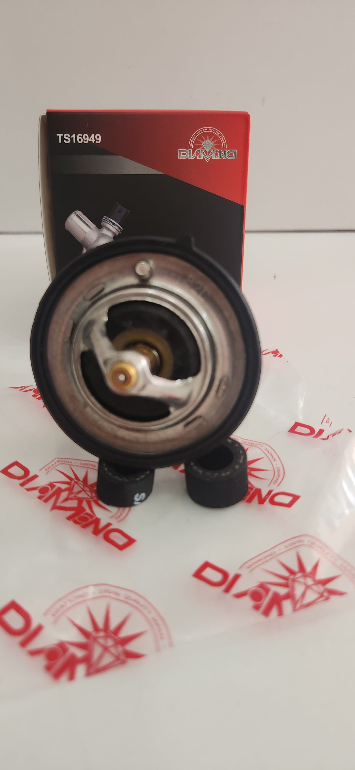 25500-2B400 VÁLVULA TERMOSTATO PARA REFRIGENRATE DIAMOND HYUNDAI ACCENT / ELANTRA 11 - 18 / i10 08 - 14 / i20 15 - 18 / KIA PICANTO / RIO / CERATO 11 - 18